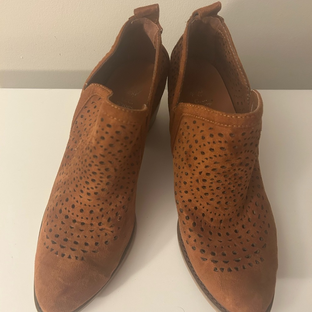 Brown Heeled Boots with Laser-Cut Design
